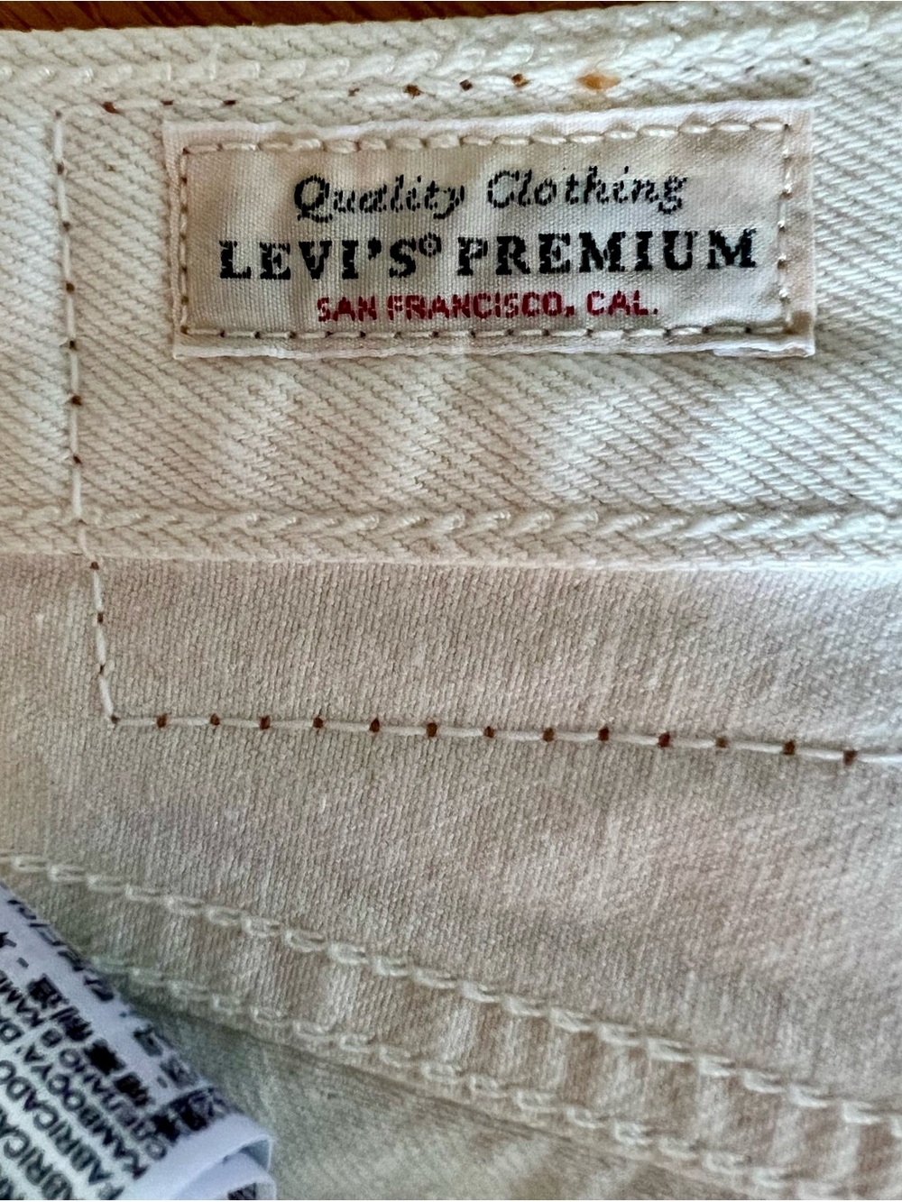 Levi’s Ribcage Shorts - Picture 7 of 12